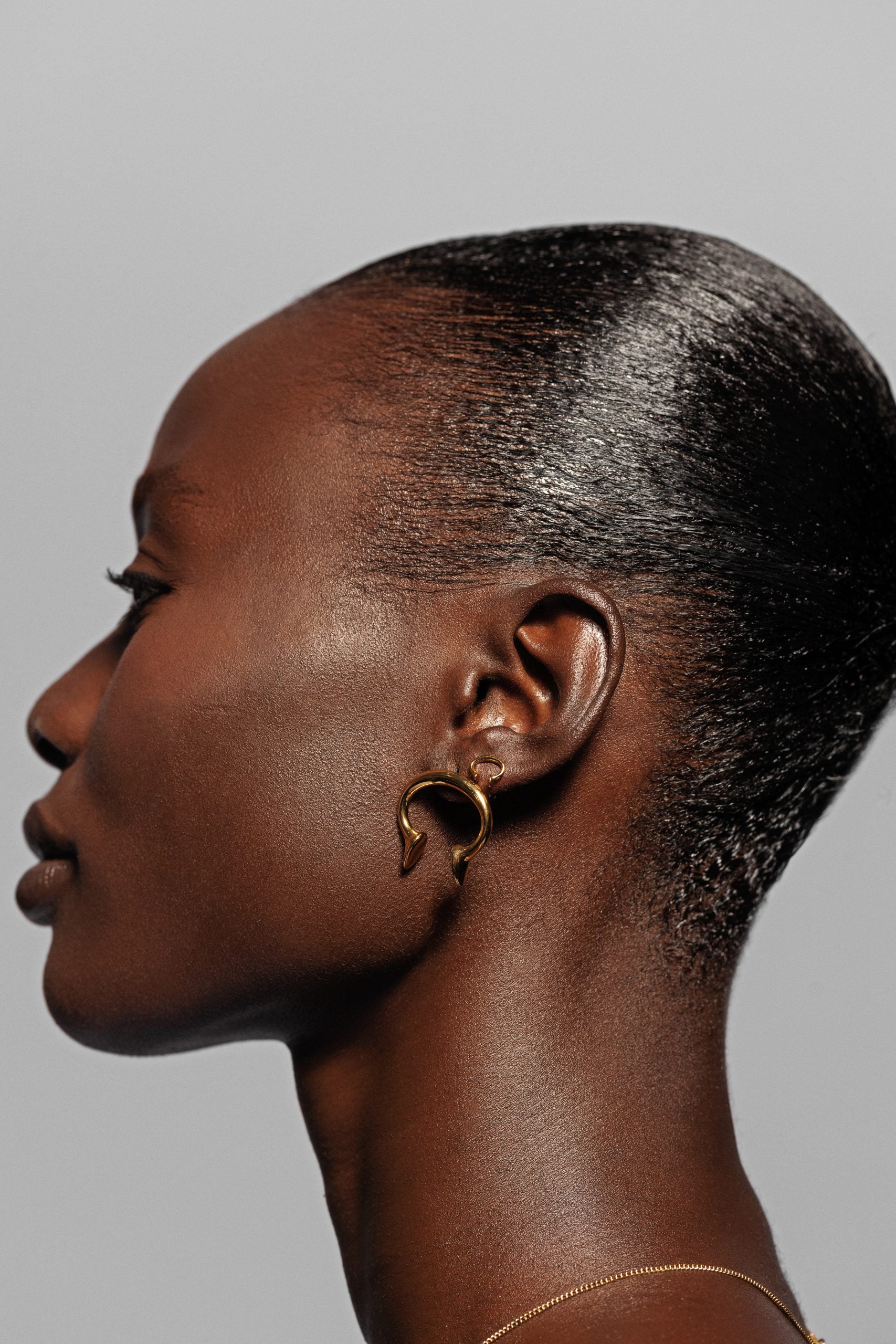 Singolo Dainty Manilla Earrings image 2